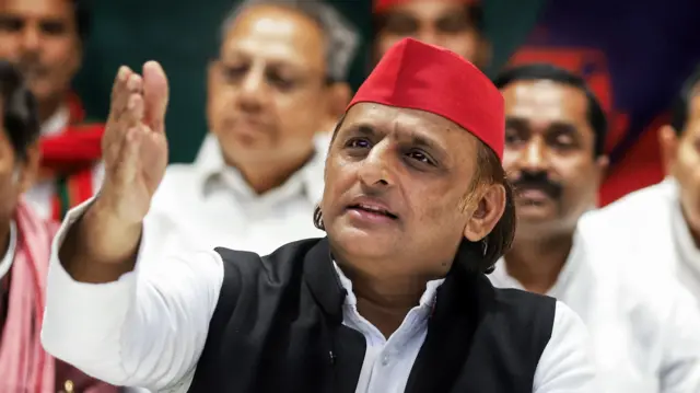 अखिलेश यादव
