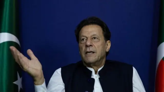 পাকিস্তানের সাবেক প্রধানমন্ত্রী ও পাকিস্তান তেহরিক-ই-ইনসাফের (পিটিআই) প্রতিষ্ঠাতা ইমরান খান