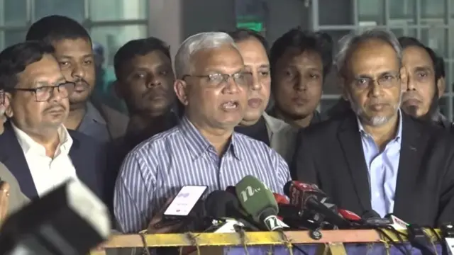 খালেদা জিয়ার শারীরিক অবস্থার বিষয়ে বুধবার সন্ধ্যায় ব্রিফ করেন ডা. এ জেড এম জাহিদ হোসেন