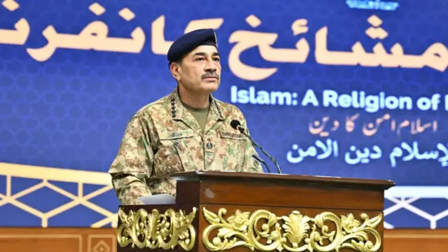 پاکستان کے چیف آف ڈیفنس فورسز اور فیلڈ مارشل عاصم منیر