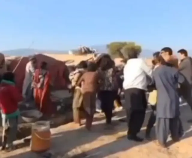 چینی باشندوں کا جھگی والوں کے ساتھ جھگڑا