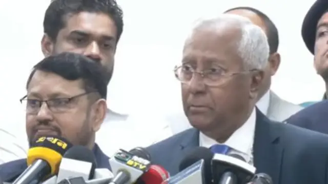 নির্বাচন কমিশন সচিব আখতার হোসেন।
