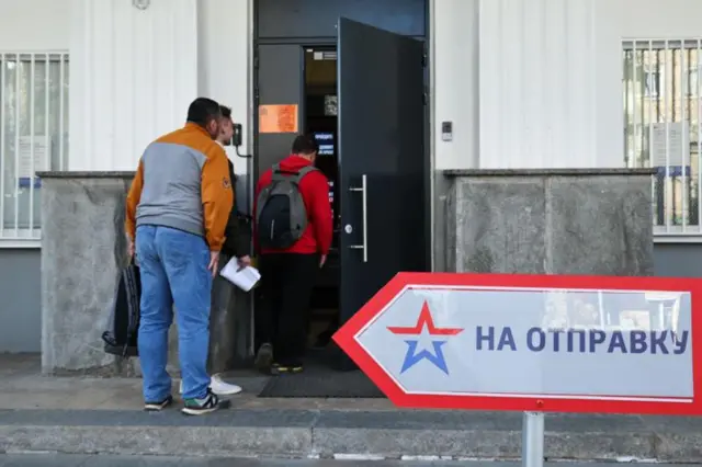 Пункты отбора вербуют россиян и иностранцев на войну в Украину по всей стране