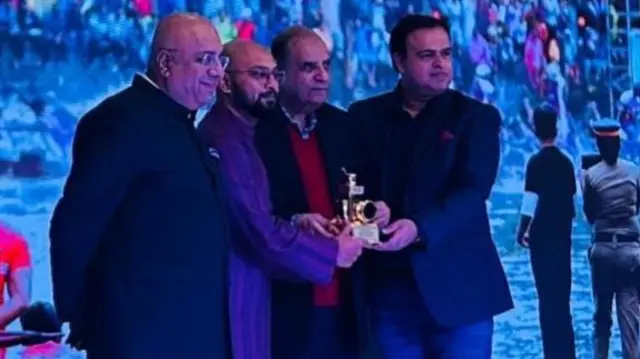 'बेस्ट वीडियोग्राफ़र-इंग्लिश'