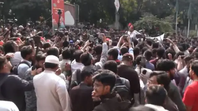 স্বরাষ্ট্র উপদেষ্টার কার্যালয় ঘেরাও কর্মসূচিতে বাধা দিয়েছে পুলিশ