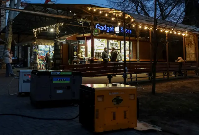 Магазин в Одессе, работающий благодаря генераторам