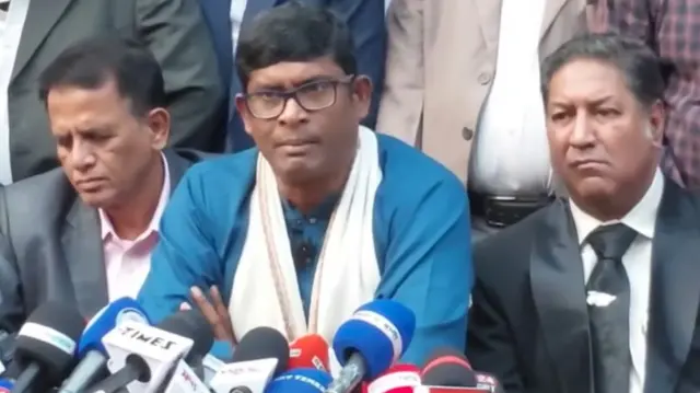 ব্রিফিংয়ে কথা বলেন জাতীয় পার্টির মহাসচিব শামীম পাটোয়ারী