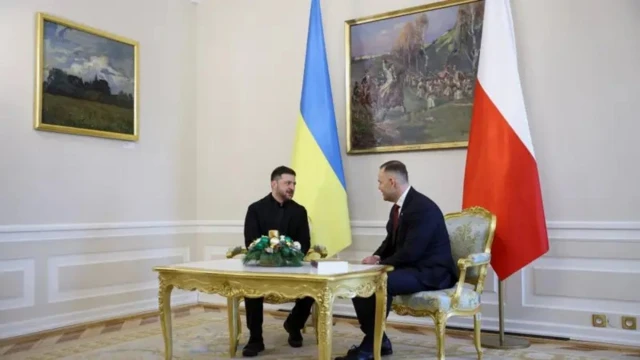 Зеленский и Навроцкий на официальной встрече в президентском дворце