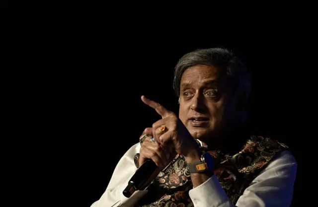 ভারতের কংগ্রেস দলীয় সংসদ সদস্য শশী থারুর