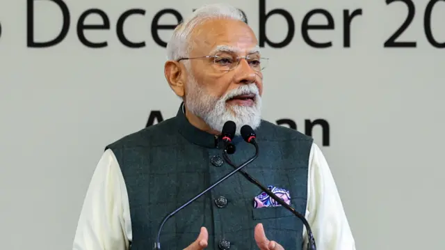 प्रधानमंत्री नरेंद्र मोदी
