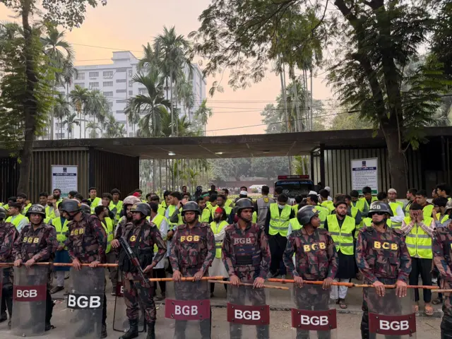 আইনশৃঙ্খলা পরিস্থিতি সামলাতে বিপুল সংখ্যক সদস্য মোতায়েন ছিলেন