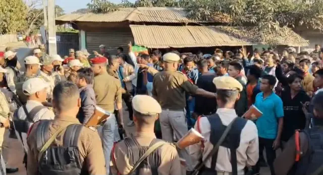 असम के कार्बी आंगलोंग ज़िले में लगातार दूसरे दिन भी हिंसा जारी रही