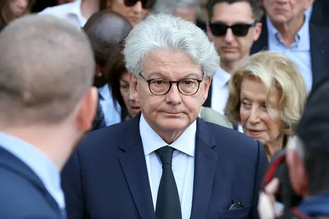 Foto Thierry Breton oge ọ gara olili ozu onye ntaakụkọ mba Frans Philippe Labro n'ụlọụka Saint-Germain-des-Pres dị na Paris, na Juun 13, 2025.