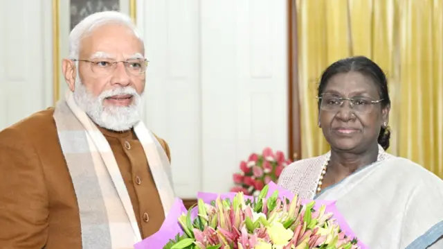 मोदी और द्रौपदी मुर्मु