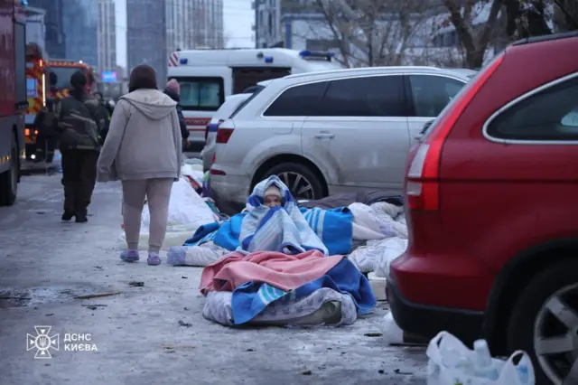 Зеленский сопроводил свой пост в телеграме фото последствий атаки на Киев