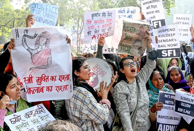 कुलदीप सिंह सेंगर के ख़िलाफ़ विरोध प्रदर्शन