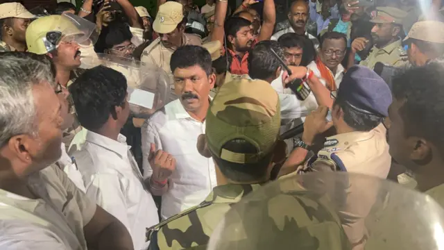 திருப்பரங்குன்றம் மலை உச்சியில் சிஐஎஸ்எப் பாதுகாப்புடன் தீபம் ஏற்ற உத்தரவு
