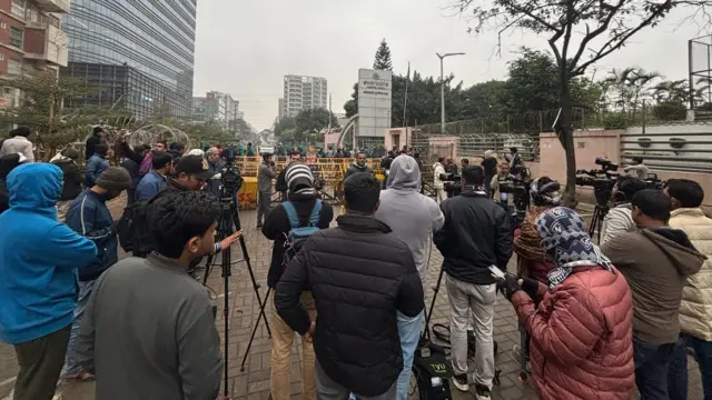 ঢাকার এভারকেয়ার হাসপাতালের সামনের ছবি