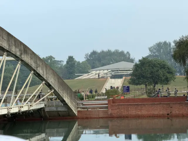 জিয়া উদ্যানে খালেদা জিয়ার স্বামী জিয়াউর রহমানের পাশেই সমাহিত হবেন খালেদা জিয়া
