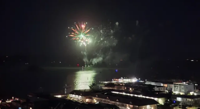 Etu ndị mmadụ si enwe anụrị na-anabata afọ 2026 na mba New Zealand