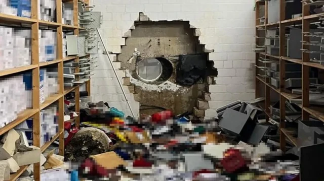 Tuugo si layaableh u xadday lacag tiro badan