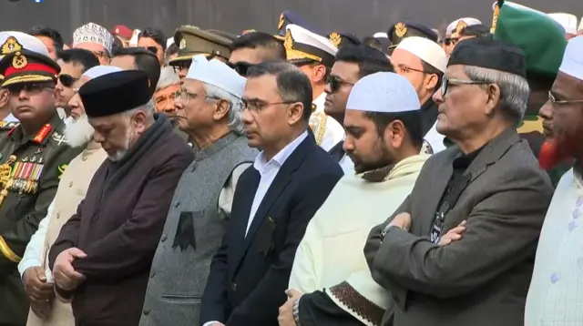 জানাজায় অংশ নেন প্রধান উপদেষ্টা মুহাম্মদ ইউনূস, তারেক রহমান, নাহিদ ইসলাম