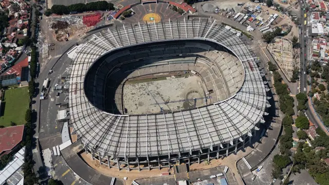 Una vista aérea del estadio Azteca siendo renovado