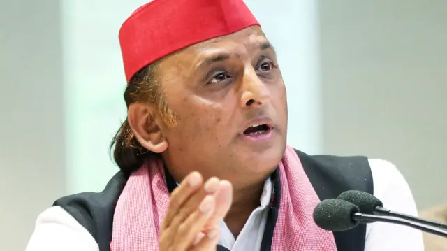 अखिलेश यादव