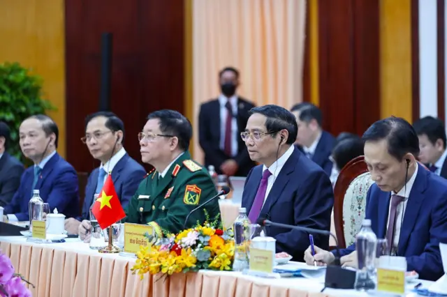 Ông Phạm Minh Chính tại buổi hội đàm với Thủ tướng Campuchia hôm 8/12/2025