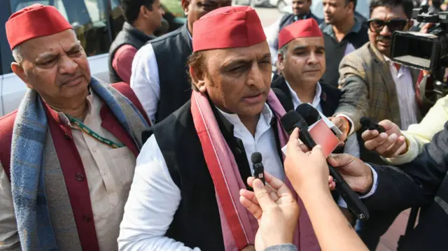 अखिलेश यादव