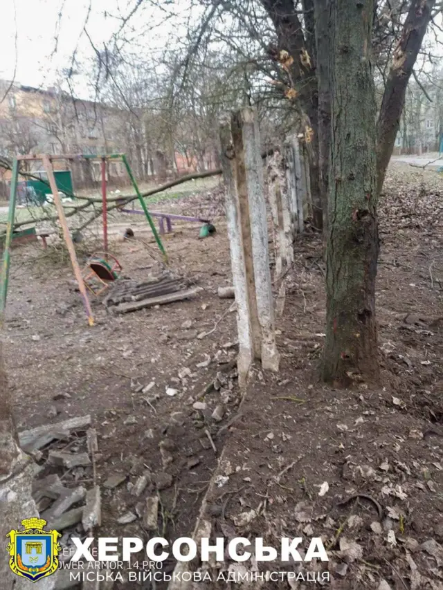 Школьный двор в Херсоне