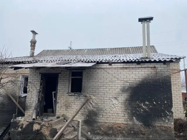 Хинштейн опубликовал фото с поврежденными строениями в Рыльске