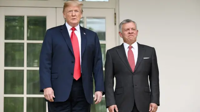 डोनाल्ड ट्रंप के साथ किंग अब्दुल्लाह द्वितीय