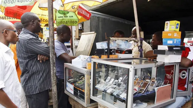 Ụgwọ oku ekwentị e buliri elu akpaliela iwe na Naịjirịa
