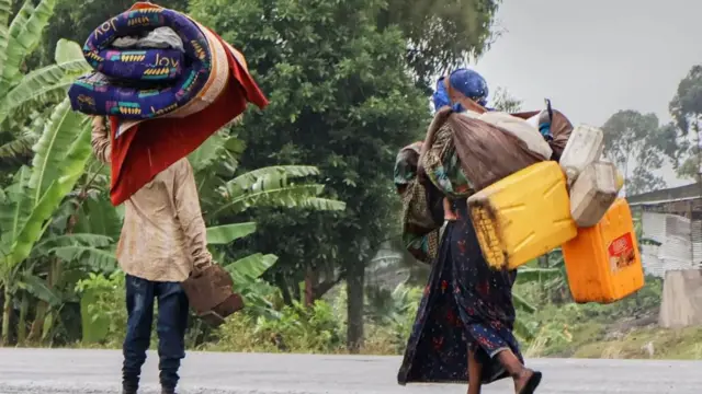 Ọgụ achụpụla ihe ruru mmadụ narị puku asaa ndị ọzọ (700,000) n’ụlọ ha
