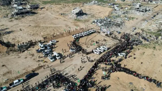 لقطة من طائرة بدون طيار لعملية تحرير الرهائن في خانيونس جنوب قطاع غزة في وقت سابق من اليوم