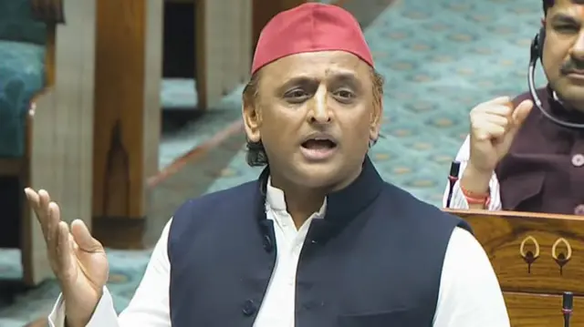 समाजवादी पार्टी के नेता अखिलेश यादव