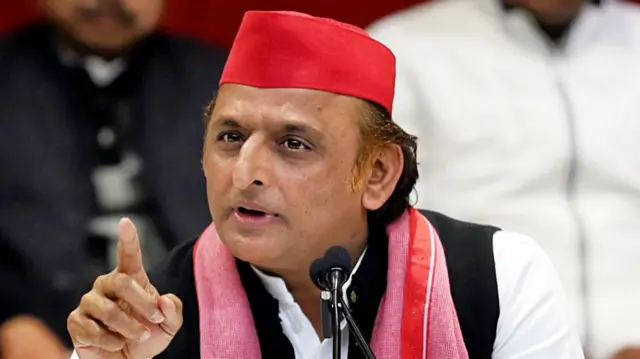 अखिलेश यादव