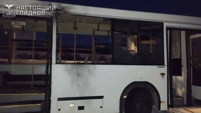 Губернатор опубликовал фото попавшего под удар автобуса