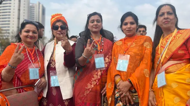 रामलीला मैदान में बीजेपी समर्थक और कार्यकर्ता