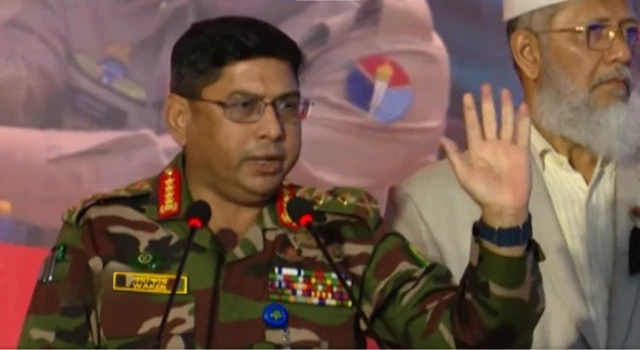 সেনাপ্রধান জেনারেল ওয়াকার-উজ-জামান