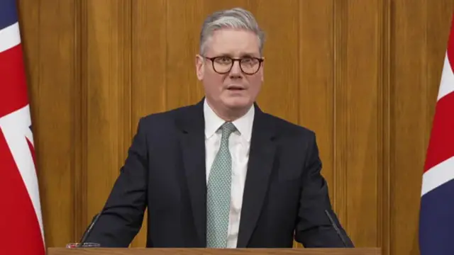 Praịm Mịnịsta UK Keir Starmer