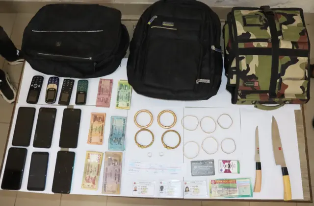 উদ্ধার হওয়া লুন্ঠিত মালামাল