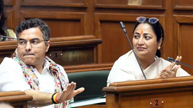 शराब नीति पर सीएजी की रिपोर्ट