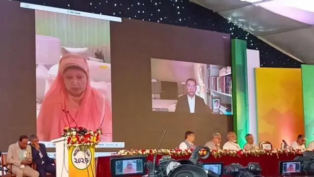 জাতীয় সংসদ ভবনের এলডি হল প্রাঙ্গণে বিএনপি'র বর্ধিত সভা