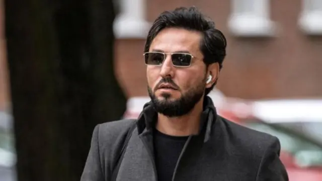 सलवान मोमिका