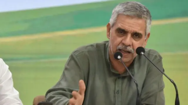 कांग्रेस उम्मीदवार संदीप दीक्षित