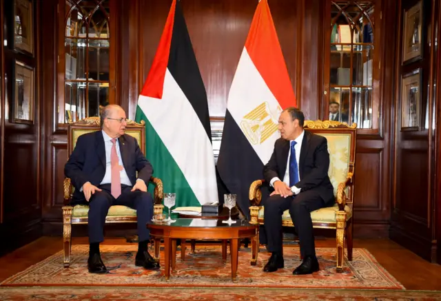 لقاء وزير الخارجية المصري بدر عبد العاطي مع رئيس الوزراء وزير الخارجية الفلسطيني محمد مصطفى
