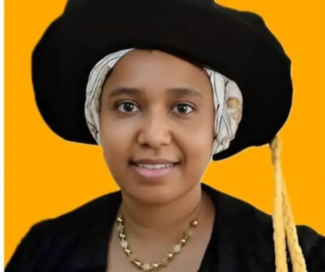 Farfesa Aisha Maikuɗi