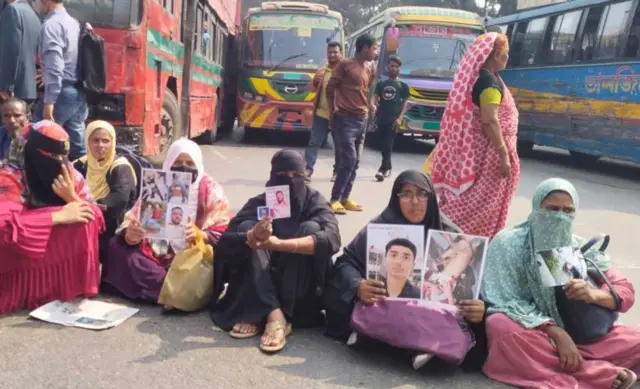 জুলাই আন্দোলনে হতাহতদের স্বজনরা শাহবাগে অবস্থান নিয়েছেন